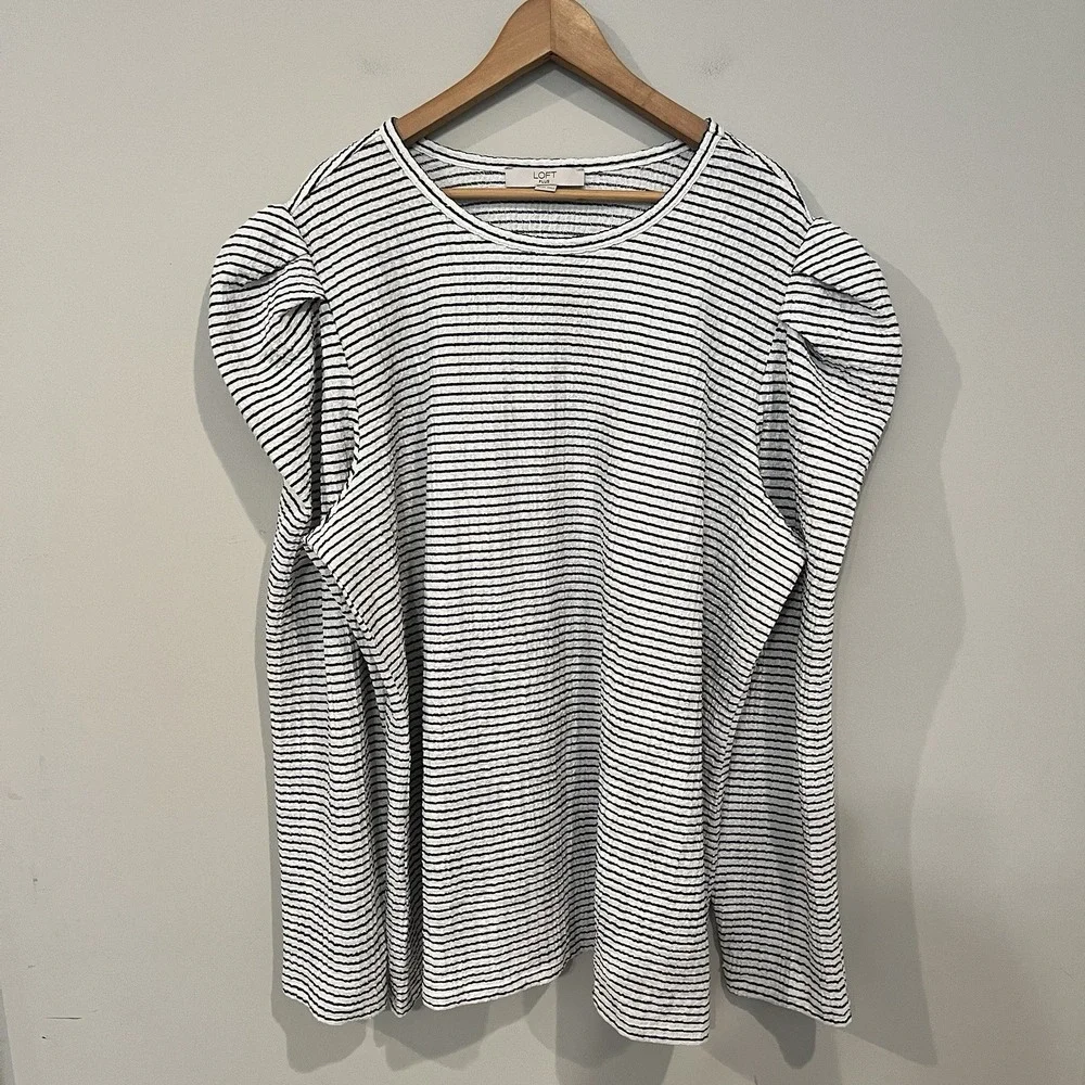 LOFT Plus Size 24 Black White Striped Knit Top Puff Long Sleeve Crew Neck